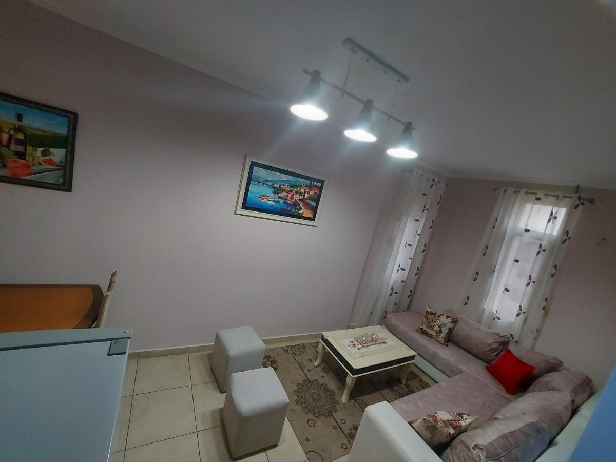 Bral Apartment 3 Durrës Esterno foto